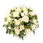 Biały bukiet z kwiatów mieszanych